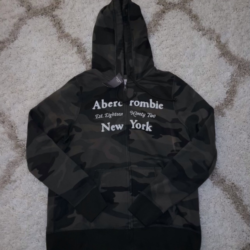 Black camp Abercrombie zip up